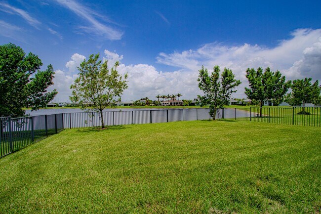Building Photo - 10696 SW Estella Ln