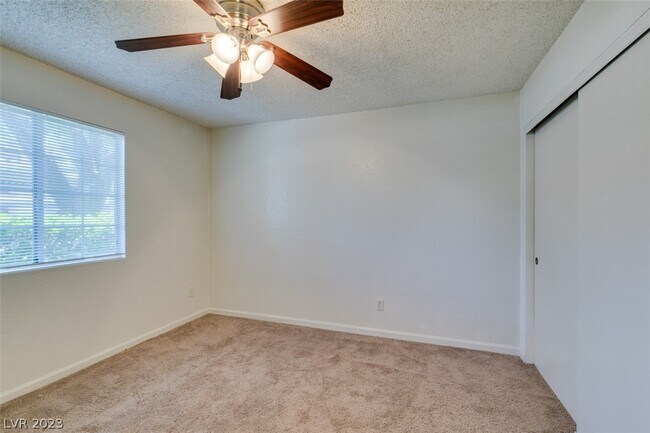 Building Photo - 221 Mission Newport Ln