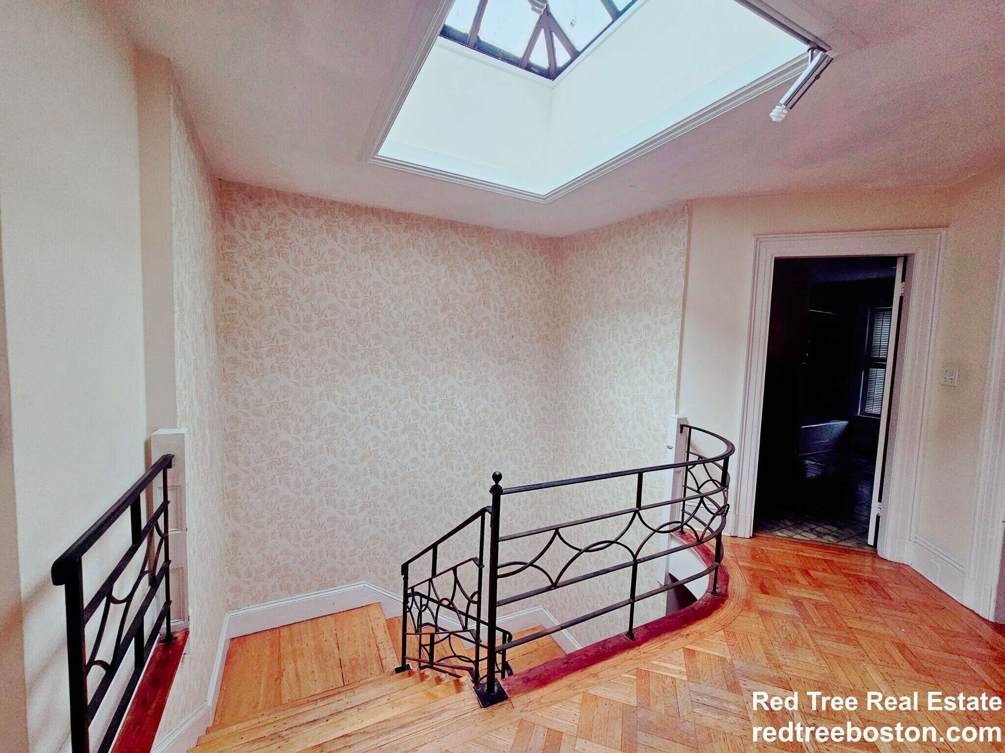 Building Photo - 1712 Beacon St