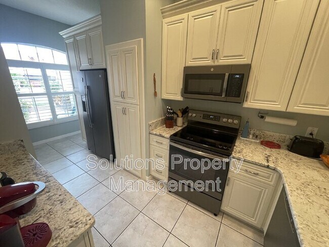Building Photo - 250 St Lucie Ln