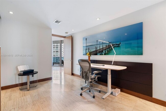 Building Photo - 5959 Collins Ave