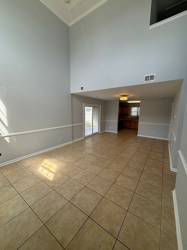 Building Photo - 4897 Southgate Pkwy