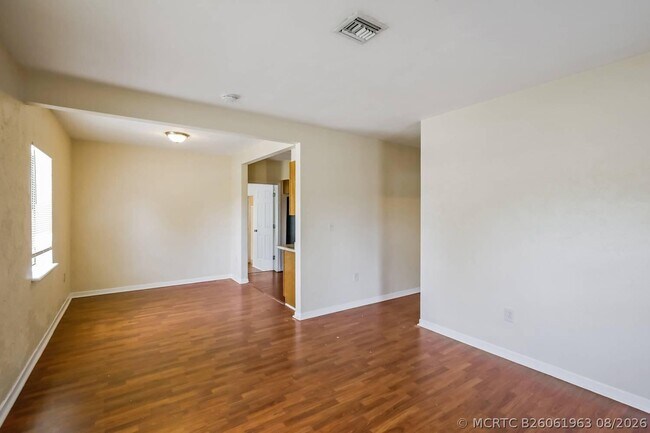 Building Photo - 1815 NE 178th St