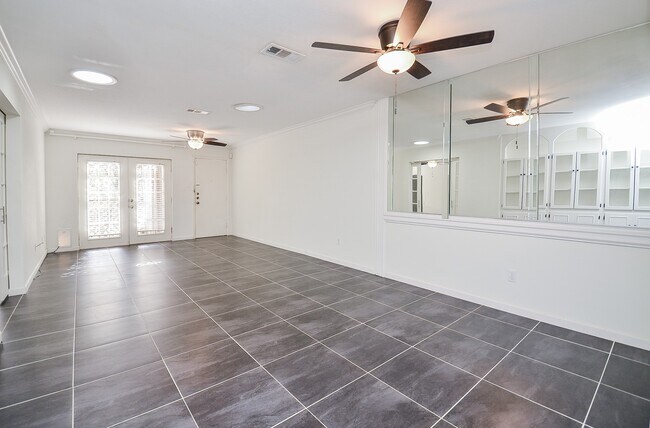 Building Photo - 854 Wax Myrtle Ln