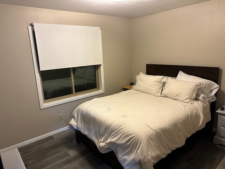 Building Photo - 4646 S 124th St