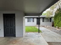 Building Photo - 304 2nd St SE