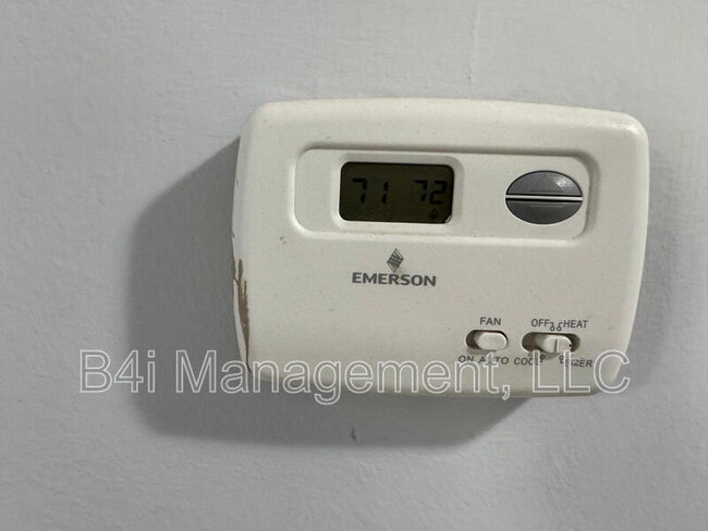 Building Photo - 27 Domineck St