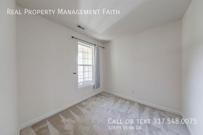 Building Photo - 10899 Veon Dr