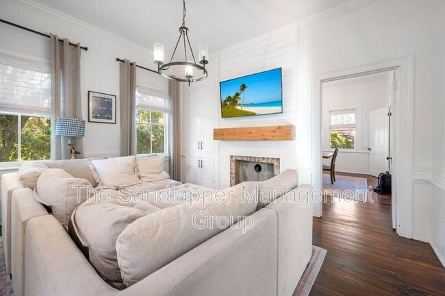 Building Photo - 216 W Carolina Ave