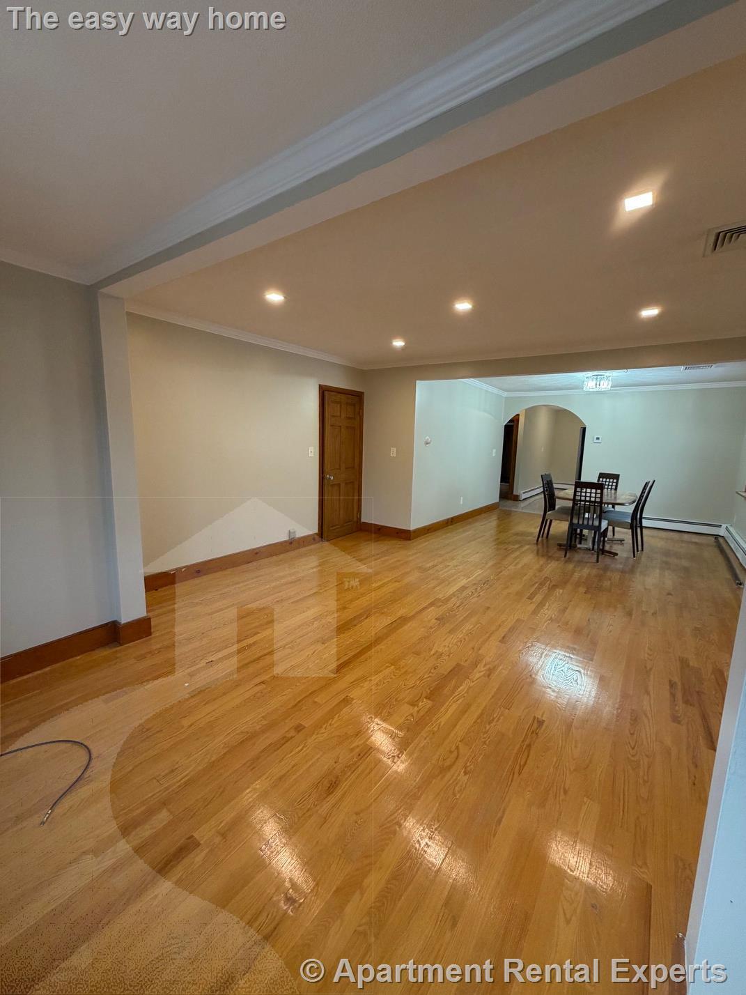 Building Photo - 33 Lafayette St