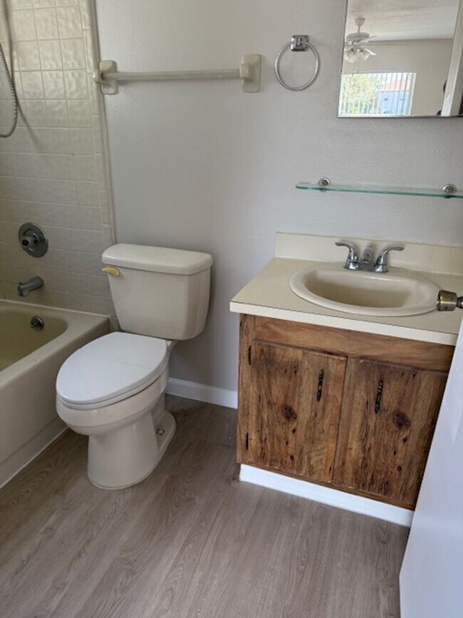 Building Photo - 2bedroom 2bath updated end unit condo on first floor available for $1375.00!