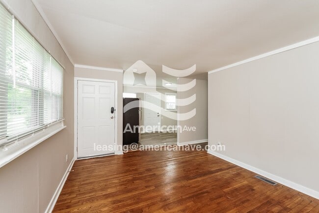 Building Photo - 6816 6th Ave S