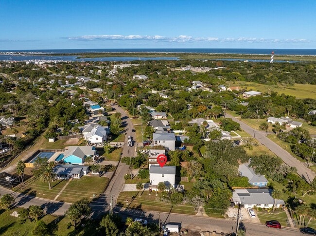 Building Photo - 524 Arricola Ave