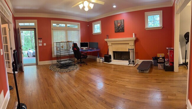 Building Photo - 4 BED/2 BATH PRIVATE DECATUR ESTATE FOR LE...