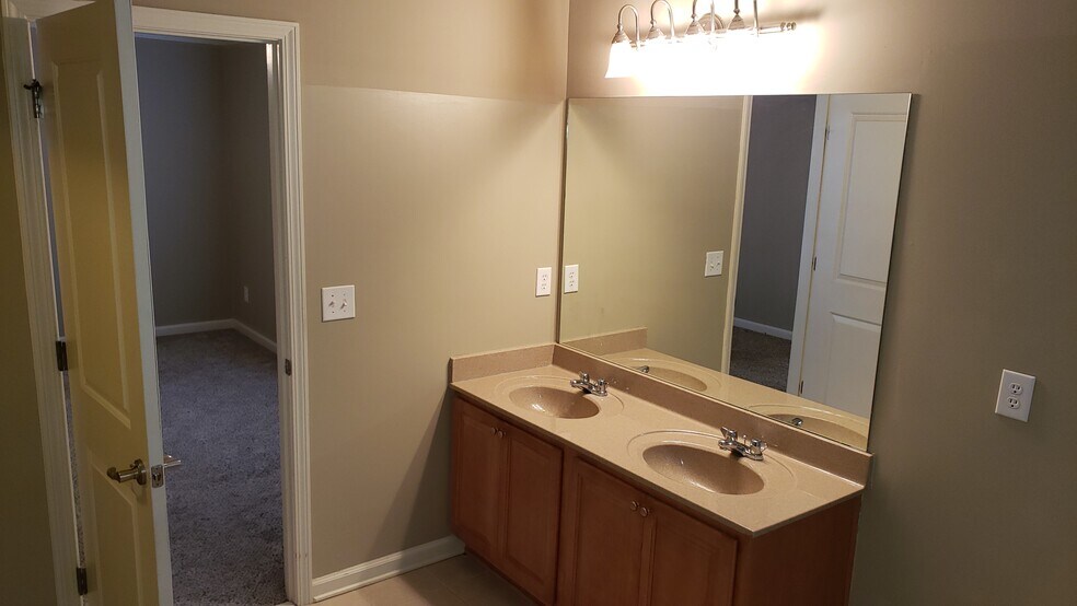 Building Photo - 111 Village Pky