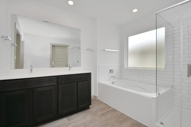 Building Photo - 14515 Rain Tree Dr