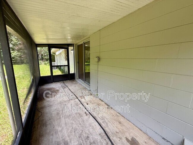 Building Photo - 7398 Worthington Rd