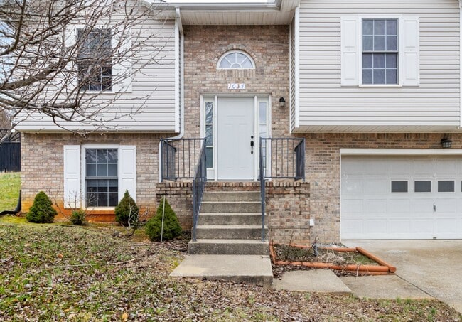 Building Photo - 1037 Persimmon Ct