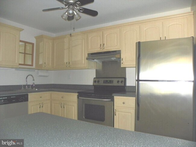 Building Photo - 356 Saybrook Ln