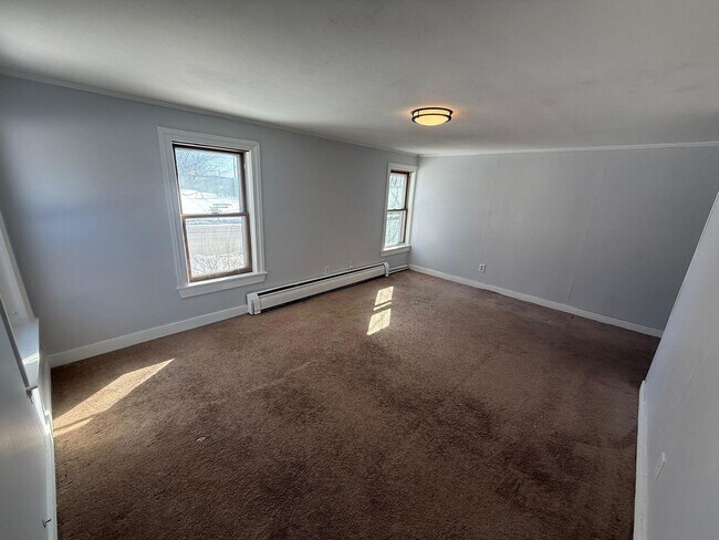 Building Photo - 66 Main St