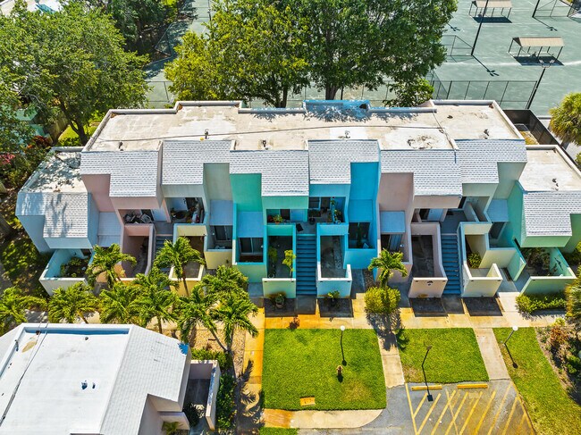 Building Photo - 9 Deer Creek Rd