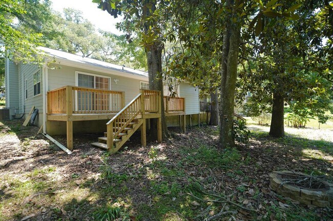 Building Photo - 3027 Oak Hammock Ln