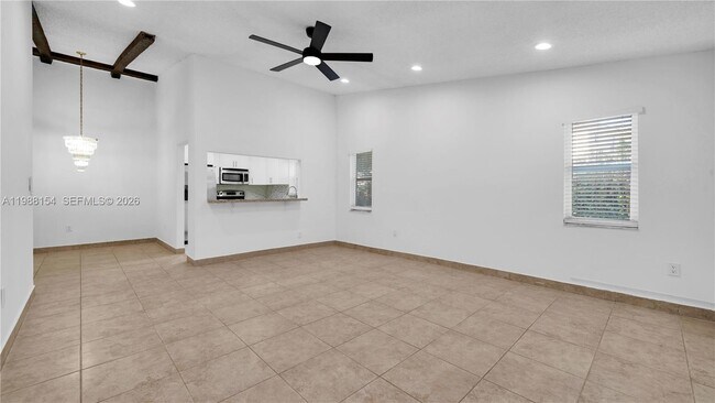 Building Photo - 10575 La Placida Dr