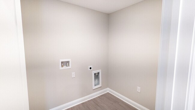 Building Photo - 126 Zancara St