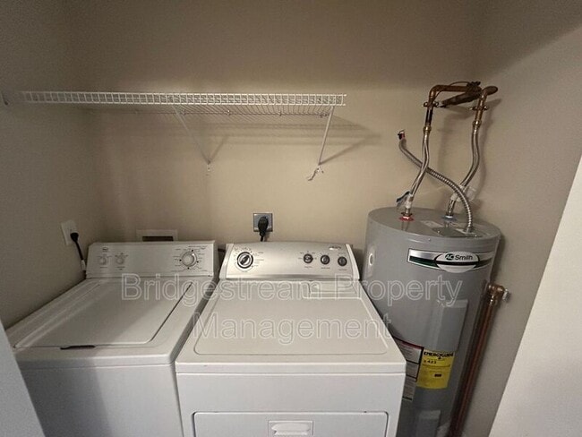 Building Photo - 4391 Straight Arrow Rd