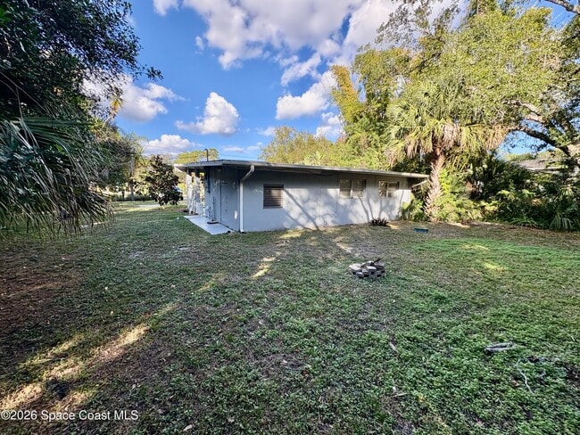 Building Photo - 6587 Towhee Dr