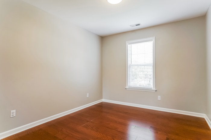 Building Photo - 6333 Willowlawn Dr