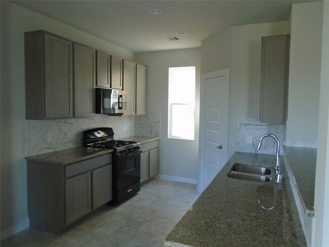Building Photo - 2215 Emerald Diamond Ct