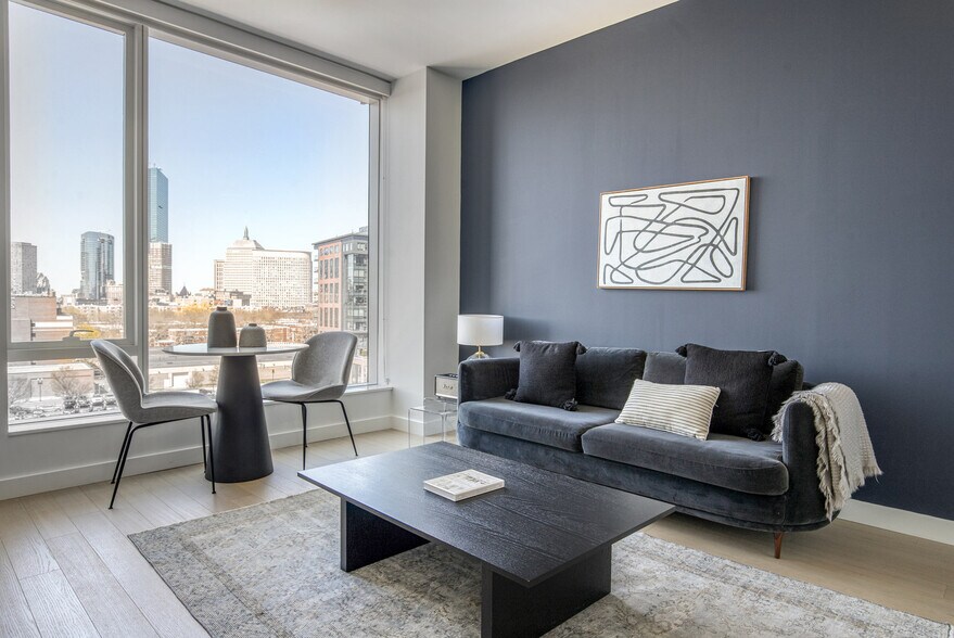 Primary Photo - 390 Harrison Ave