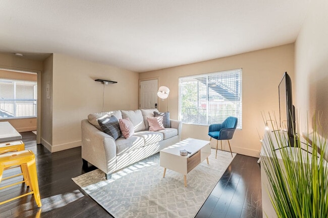 Building Photo - 2409 Town Lake Cir