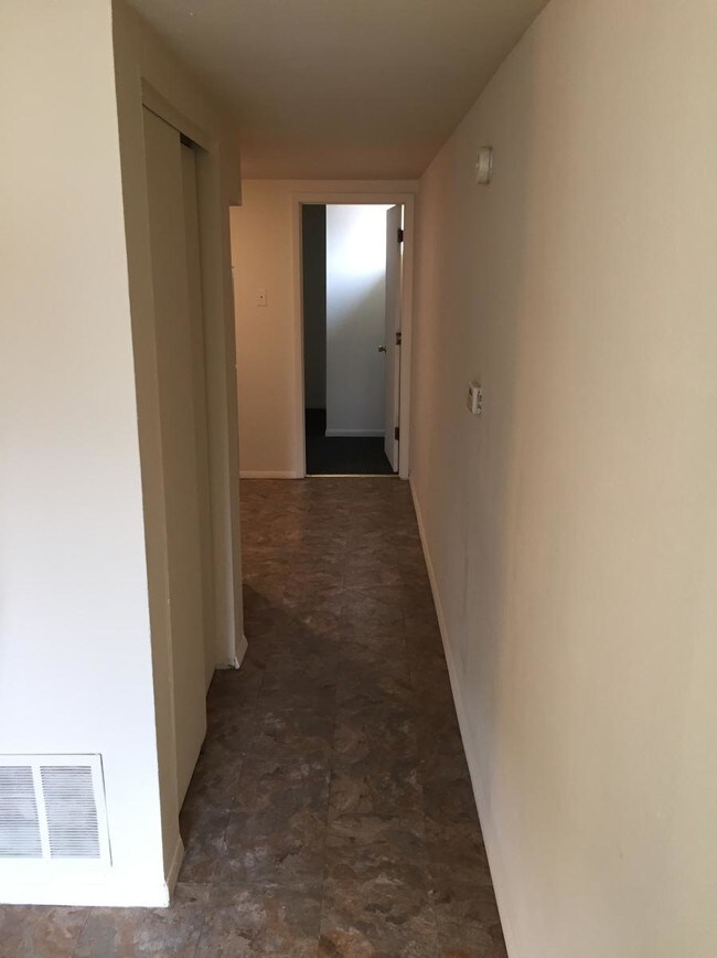 Building Photo - 740 Boone St