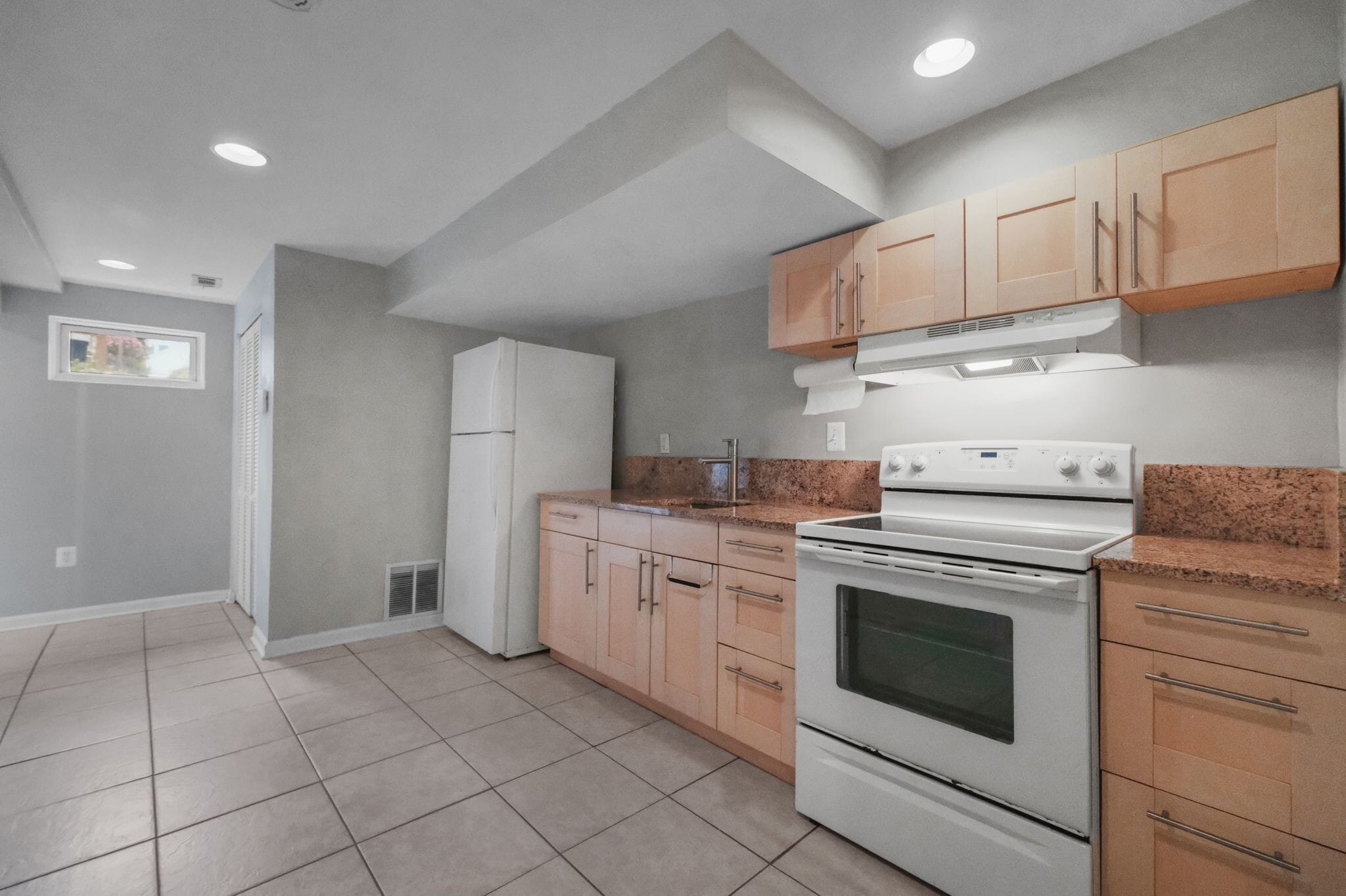 Building Photo - 318 Farragut St NW