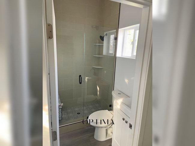 Building Photo - Private Studio Home in Lake Balboa