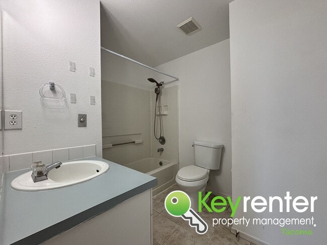 Building Photo - Updated 2 Bedroom Rental in Milton WA with...