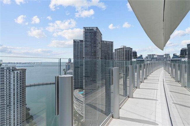 Building Photo - 300 Biscayne Blvd Way