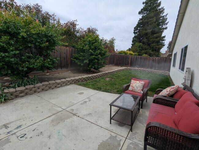 Building Photo - 3215 Vallejo Pl