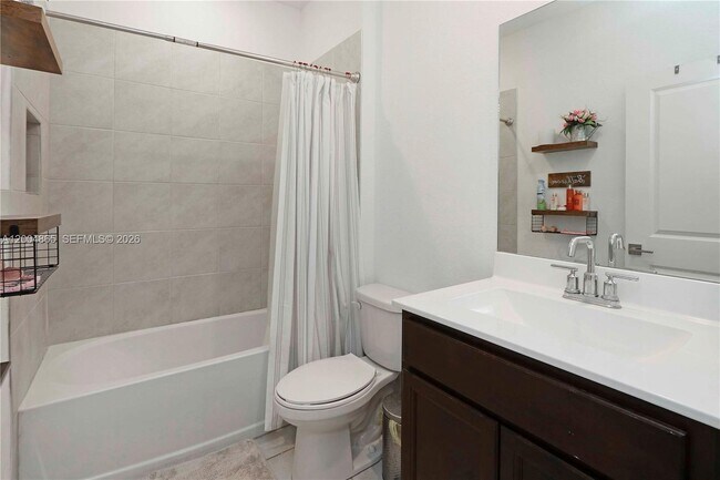 Building Photo - 1052 SE 23rd Ave