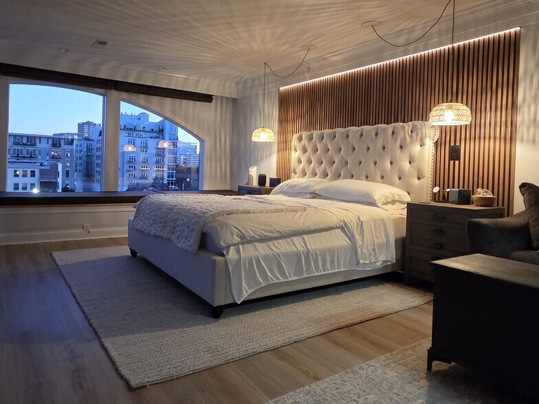 Building Photo - 1515 N Van Buren St