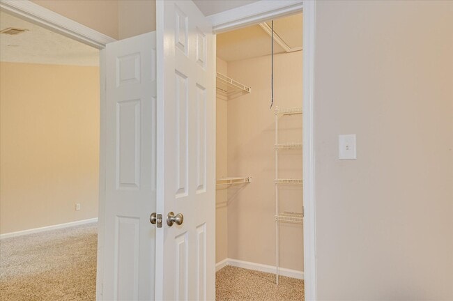 Building Photo - 616 Brook Trail