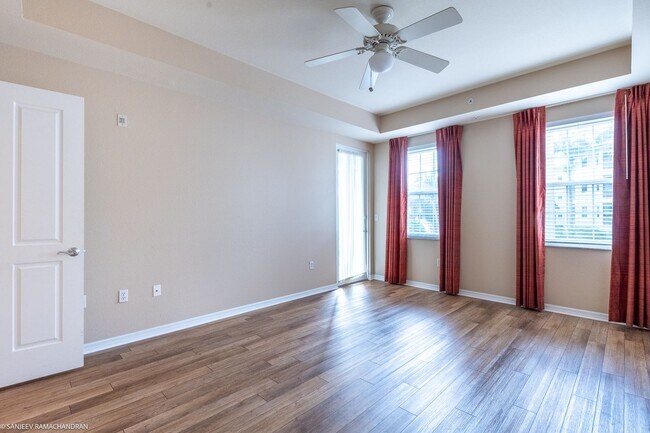 Building Photo - WALKING DISTANCE TO SUNSEEKER RESORT AND P...