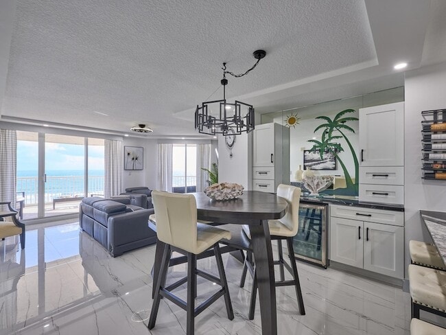 Building Photo - 5051 N Hwy A1A