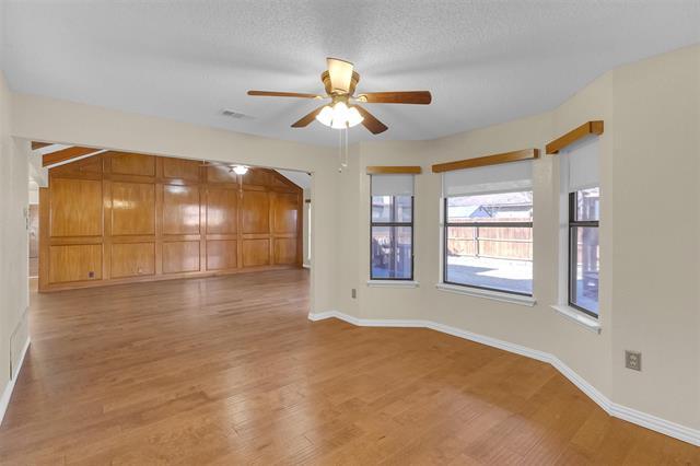 Building Photo - 6300 Aires Dr