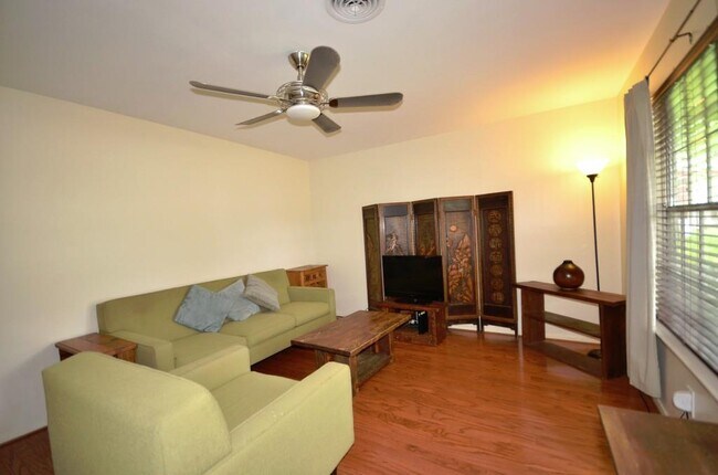 Building Photo - 5103 Orleans Ct