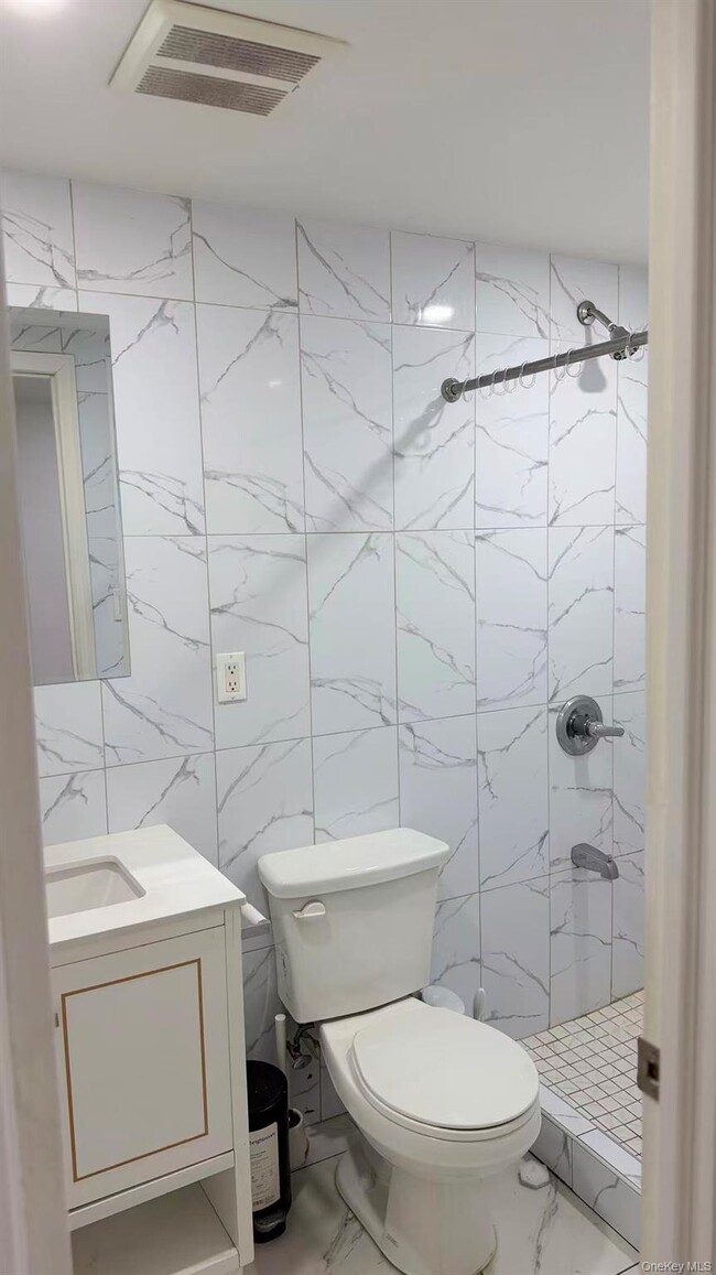 Building Photo - 70-51 45th Ave