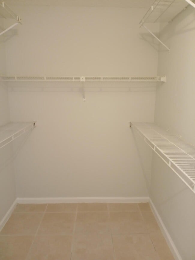 Building Photo - 1103 Summerwinds Ln