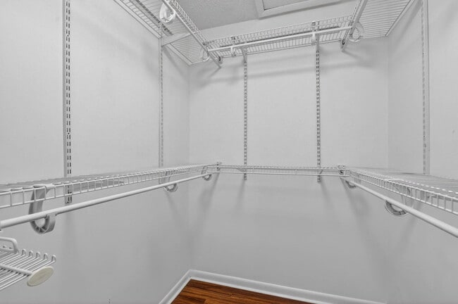 Building Photo - 511 Shady Pine Way